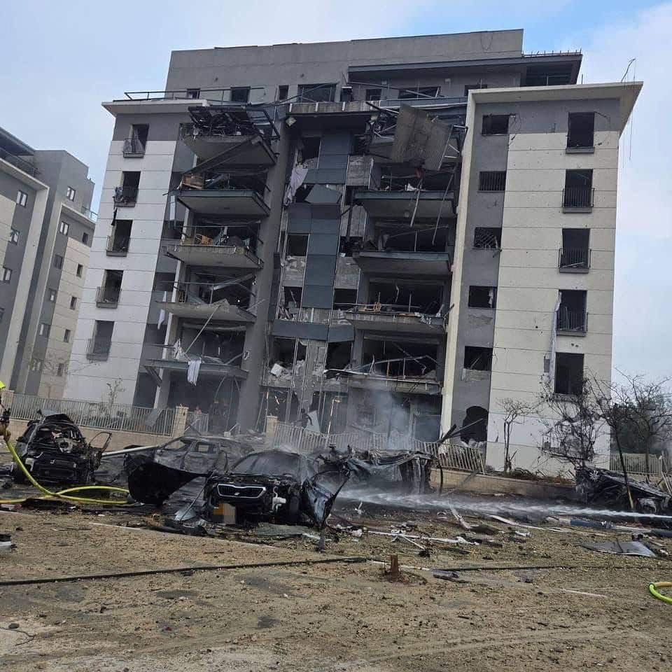 A missile slams into an apartment complex in Beersheba on June 20th, 2025.